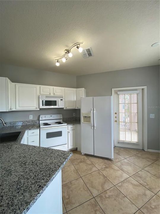 For Rent: $1,795 (2 beds, 2 baths, 1353 Square Feet)