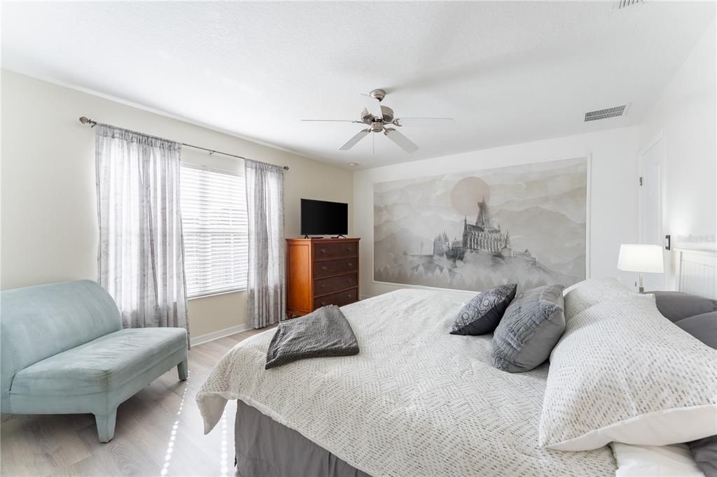 For Sale: $394,900 (4 beds, 3 baths, 1884 Square Feet)