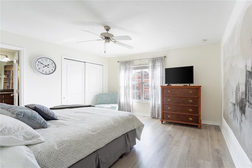 For Sale: $394,900 (4 beds, 3 baths, 1884 Square Feet)