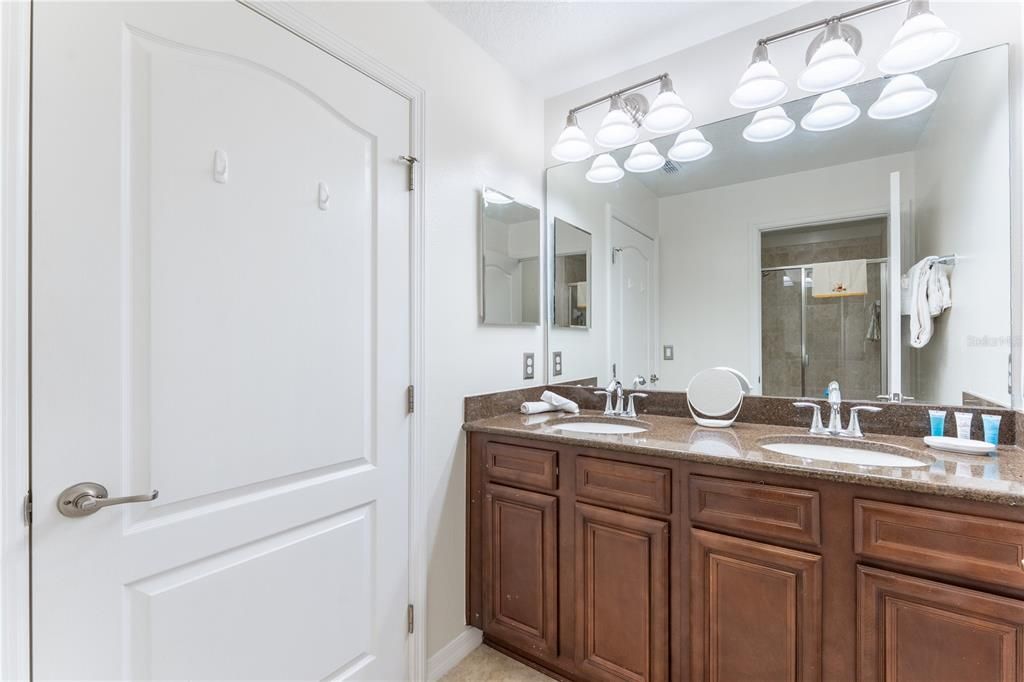 For Sale: $394,900 (4 beds, 3 baths, 1884 Square Feet)