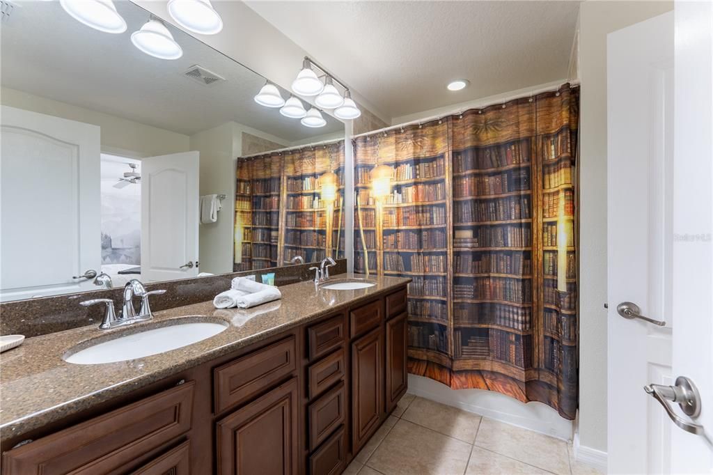 For Sale: $394,900 (4 beds, 3 baths, 1884 Square Feet)