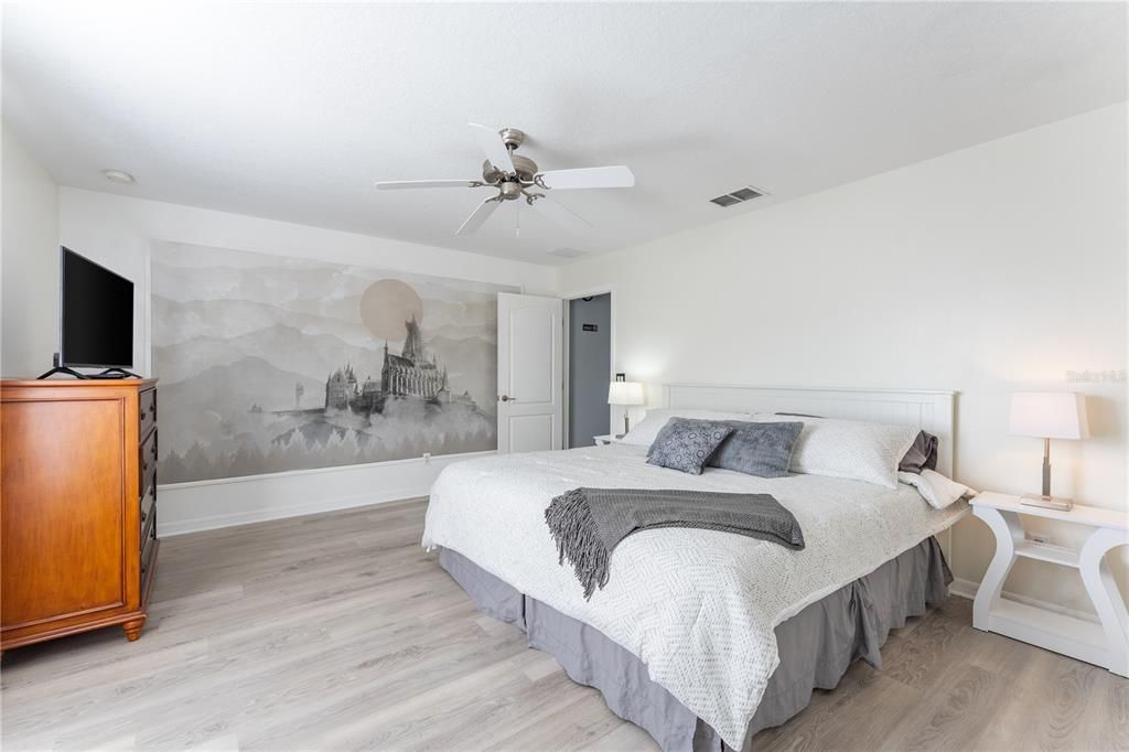 For Sale: $394,900 (4 beds, 3 baths, 1884 Square Feet)