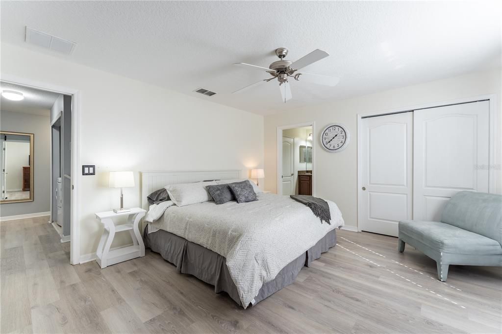 For Sale: $394,900 (4 beds, 3 baths, 1884 Square Feet)