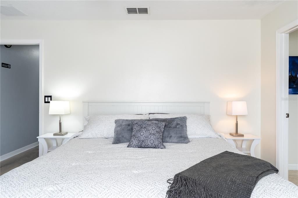 For Sale: $394,900 (4 beds, 3 baths, 1884 Square Feet)