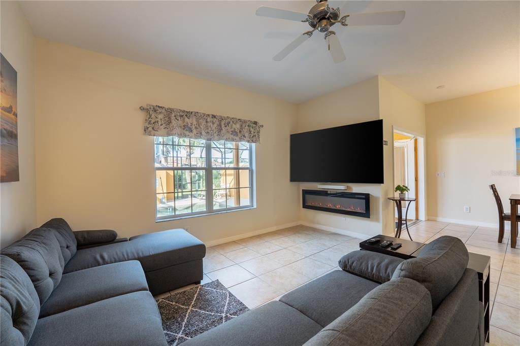 For Sale: $394,900 (4 beds, 3 baths, 1884 Square Feet)