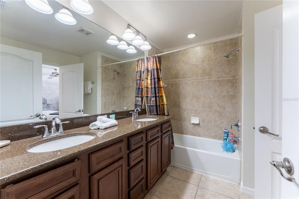 For Sale: $394,900 (4 beds, 3 baths, 1884 Square Feet)