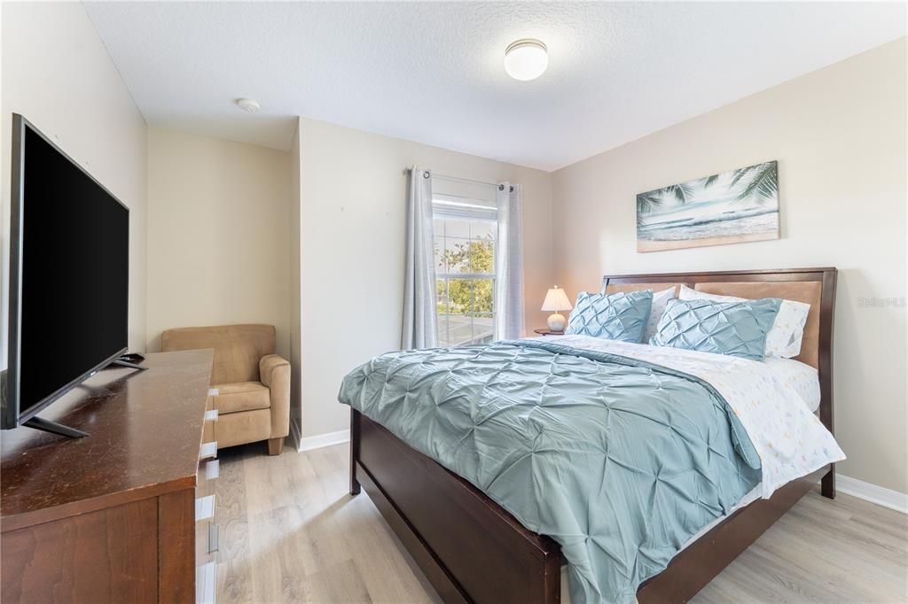 For Sale: $394,900 (4 beds, 3 baths, 1884 Square Feet)