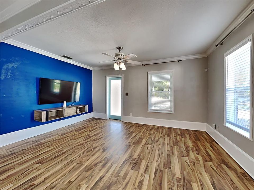 For Rent: $1,700 (3 beds, 2 baths, 1197 Square Feet)