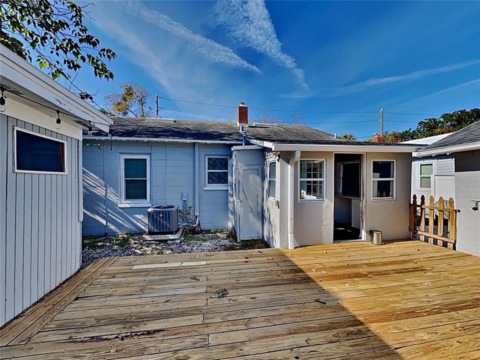 For Rent: $1,700 (3 beds, 2 baths, 1197 Square Feet)