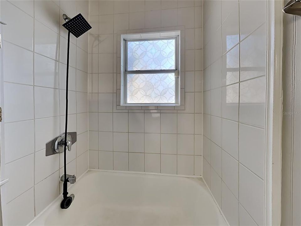 For Rent: $1,700 (3 beds, 2 baths, 1197 Square Feet)