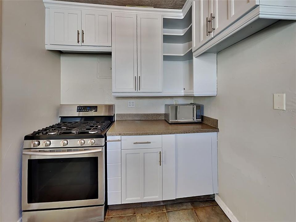 For Rent: $1,700 (3 beds, 2 baths, 1197 Square Feet)