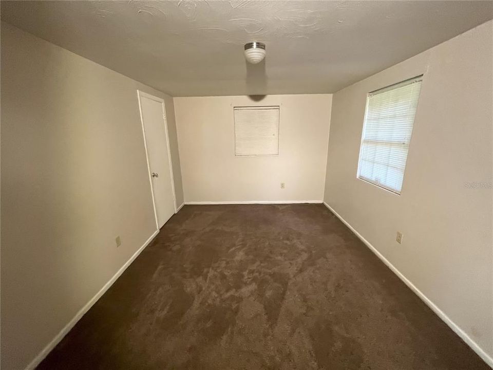 出租: $1,675 (3 贝兹, 1 浴室, 1200 平方英尺)