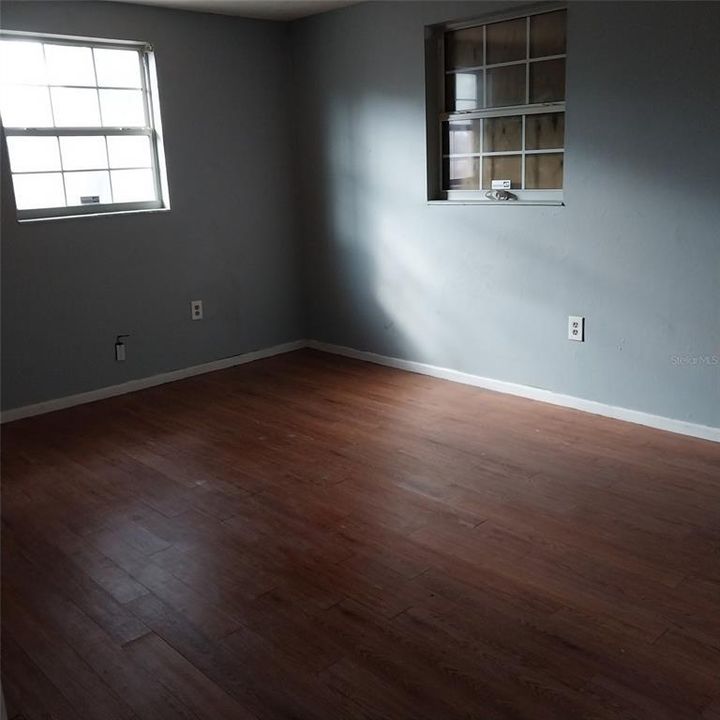 出租: $1,675 (3 贝兹, 1 浴室, 1200 平方英尺)