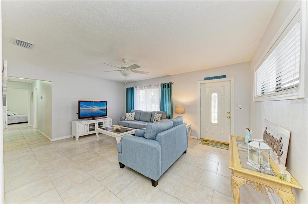 For Sale: $419,000 (3 beds, 2 baths, 1144 Square Feet)