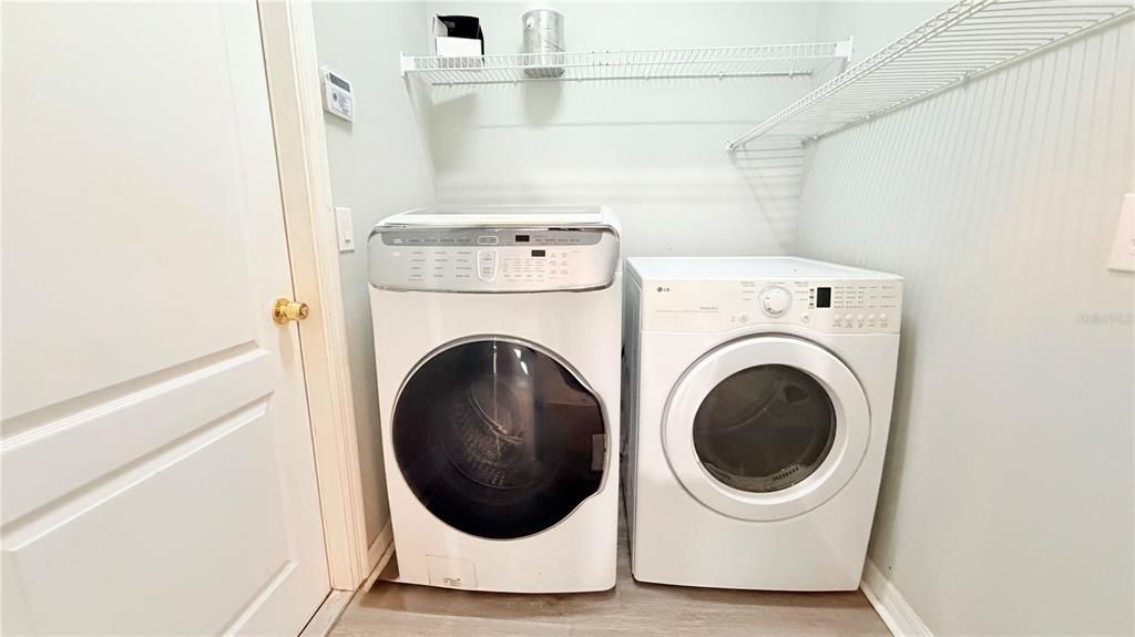 На продажу: $409,900 (4 спален, 2 ванн, 2048 Квадратных фут)