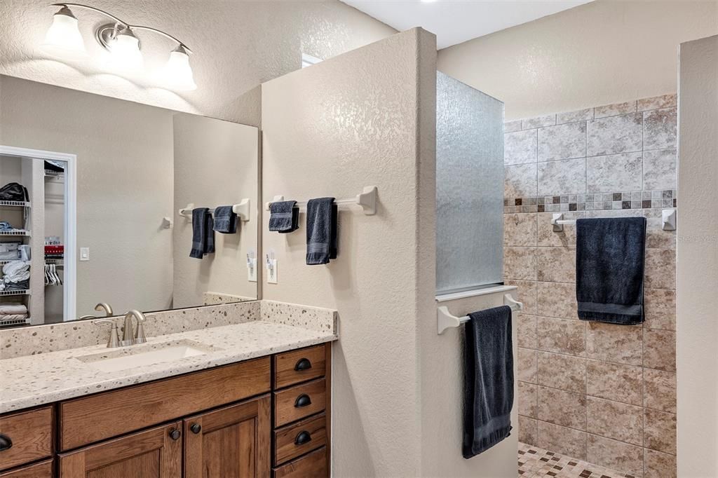 For Sale: $460,000 (3 beds, 2 baths, 2001 Square Feet)