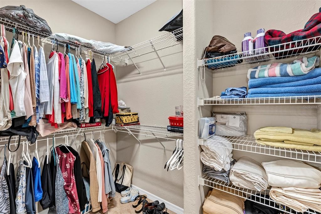 For Sale: $460,000 (3 beds, 2 baths, 2001 Square Feet)