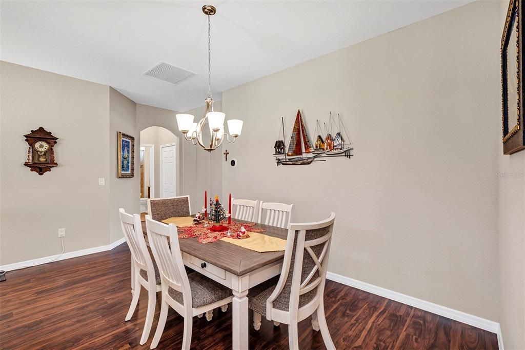 For Sale: $460,000 (3 beds, 2 baths, 2001 Square Feet)