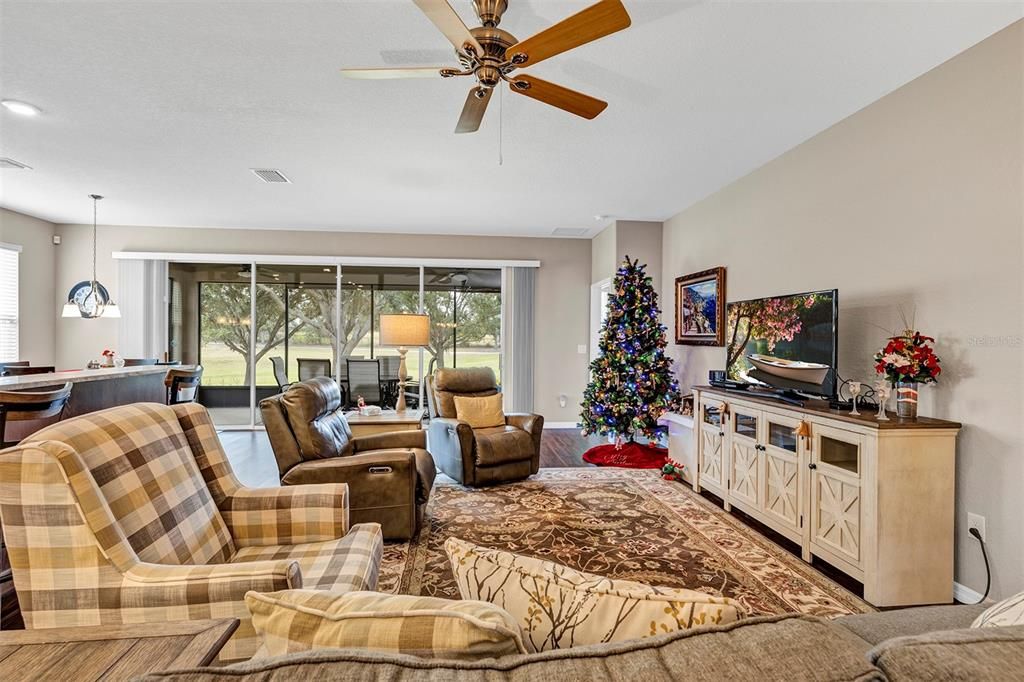 For Sale: $460,000 (3 beds, 2 baths, 2001 Square Feet)