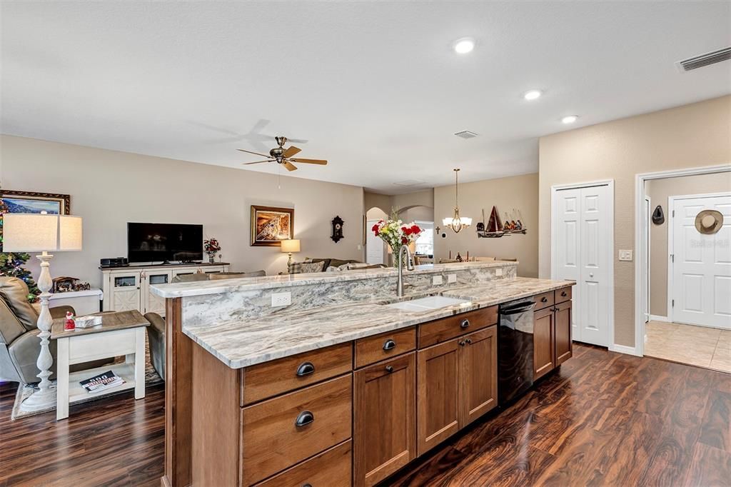 For Sale: $460,000 (3 beds, 2 baths, 2001 Square Feet)