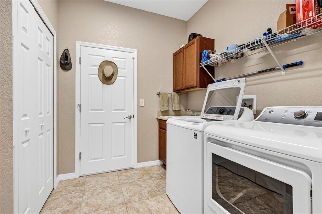 For Sale: $460,000 (3 beds, 2 baths, 2001 Square Feet)