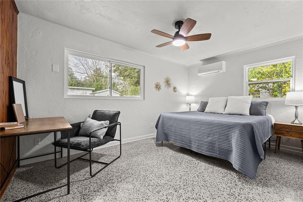 For Sale: $265,000 (2 beds, 1 baths, 1104 Square Feet)