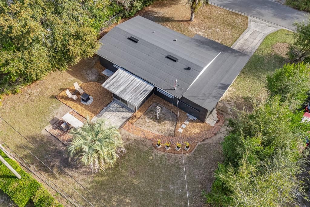 For Sale: $265,000 (2 beds, 1 baths, 1104 Square Feet)