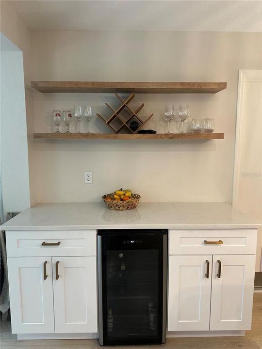 For Sale: $329,000 (3 beds, 2 baths, 1199 Square Feet)