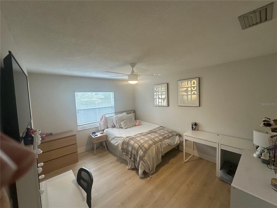 For Sale: $329,000 (3 beds, 2 baths, 1199 Square Feet)