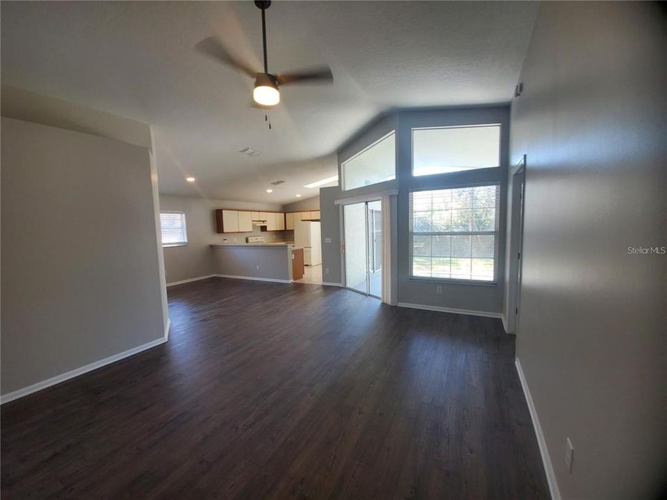 En Renta: $2,385 (3 camas, 2 baños, 1443 Pies cuadrados)