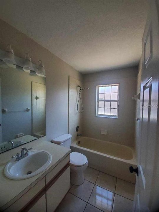 En Renta: $2,385 (3 camas, 2 baños, 1443 Pies cuadrados)