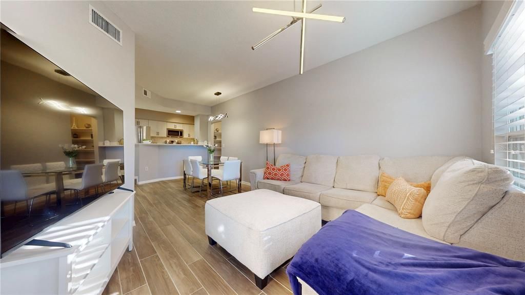 待售: $379,000 (2 贝兹, 2 浴室, 1206 平方英尺)