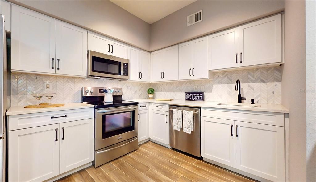 待售: $379,000 (2 贝兹, 2 浴室, 1206 平方英尺)