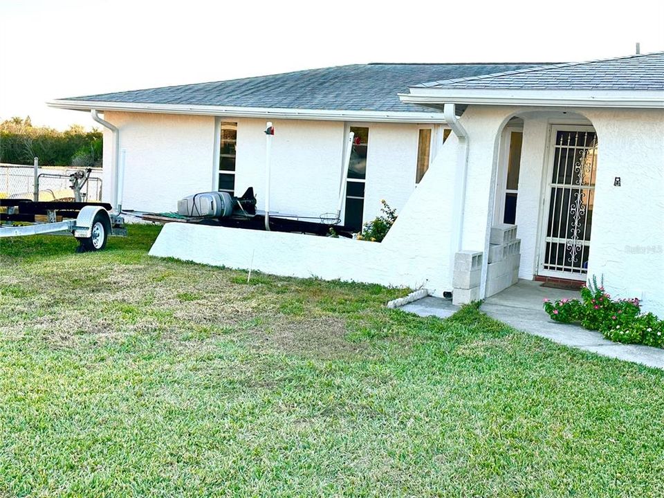 For Sale: $279,000 (2 beds, 2 baths, 1268 Square Feet)