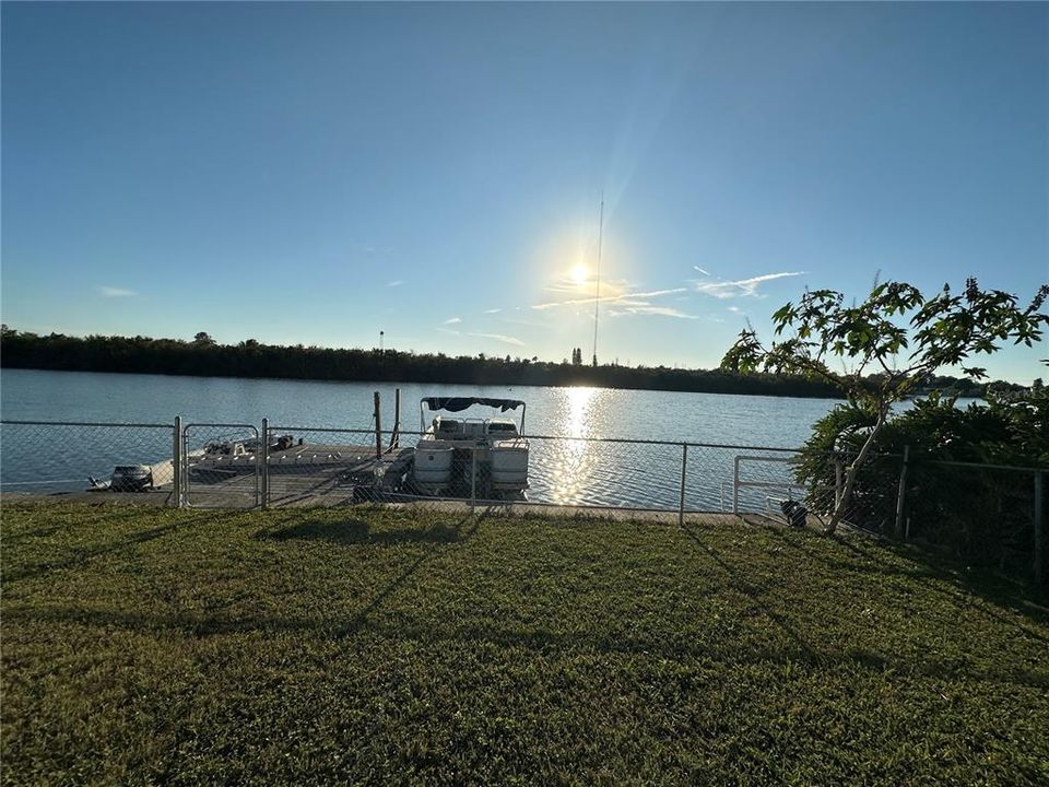 For Sale: $279,000 (2 beds, 2 baths, 1268 Square Feet)