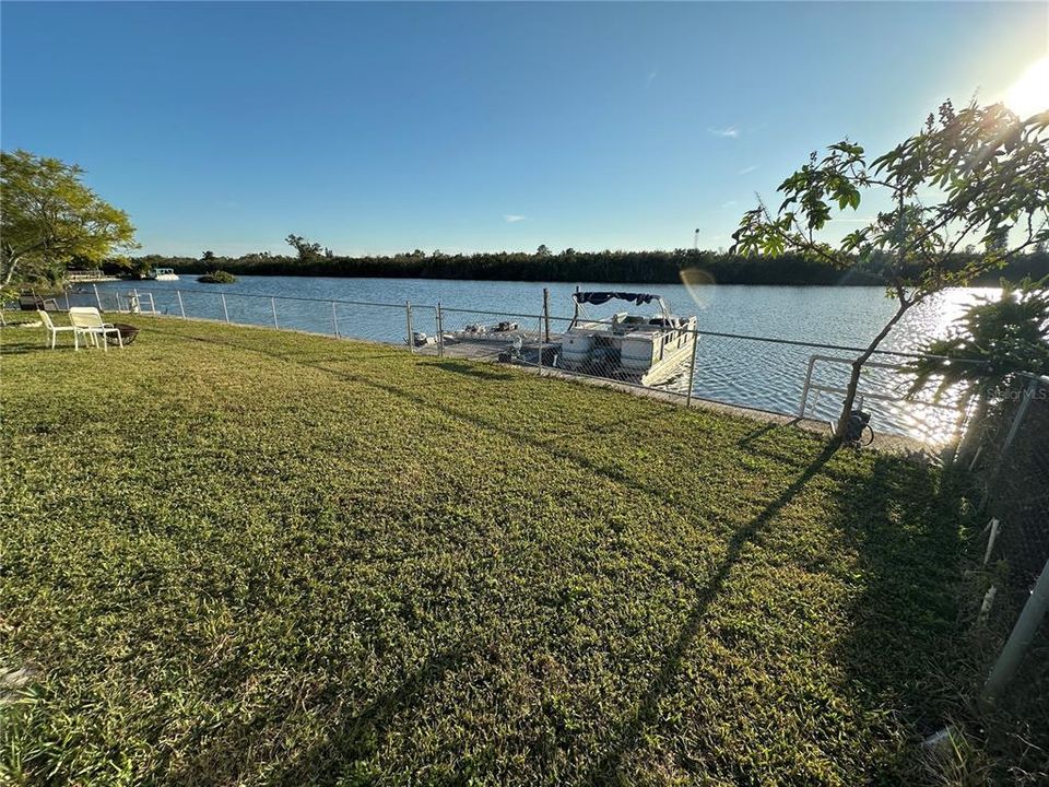 For Sale: $279,000 (2 beds, 2 baths, 1268 Square Feet)