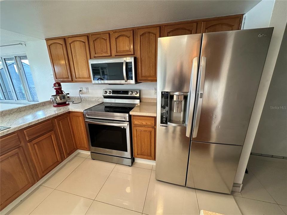 For Sale: $279,000 (2 beds, 2 baths, 1268 Square Feet)