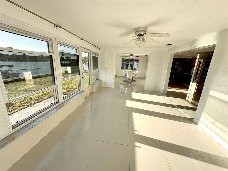 For Sale: $279,000 (2 beds, 2 baths, 1268 Square Feet)