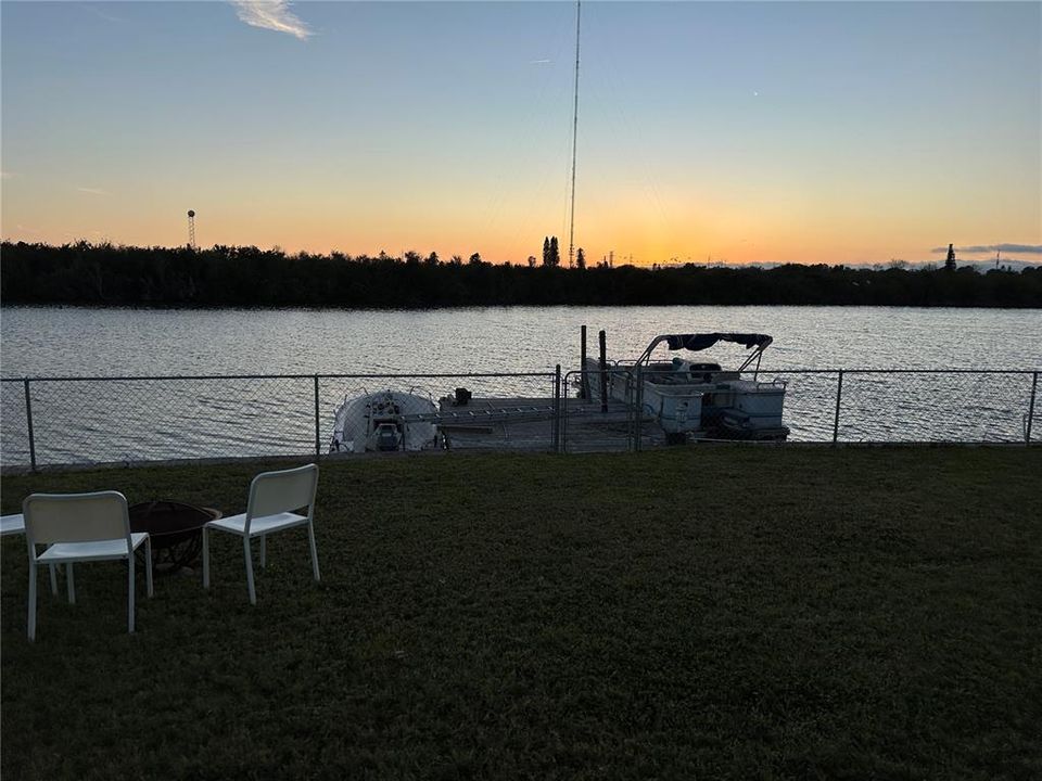 For Sale: $279,000 (2 beds, 2 baths, 1268 Square Feet)