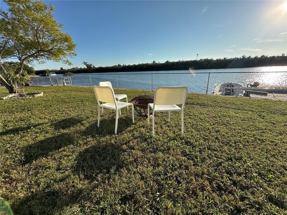 For Sale: $279,000 (2 beds, 2 baths, 1268 Square Feet)