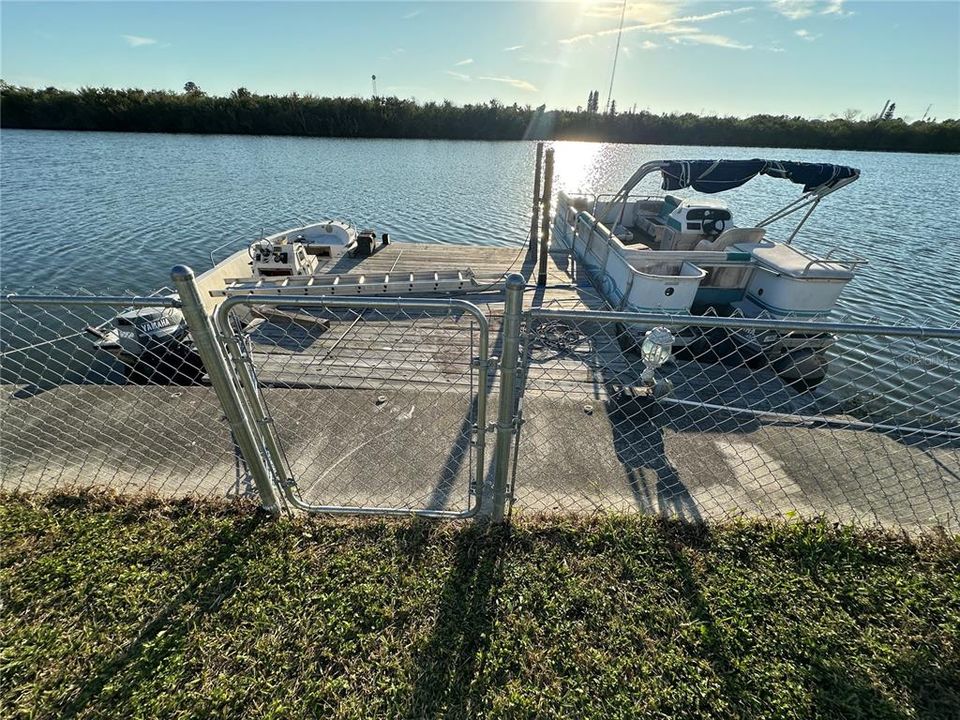 For Sale: $279,000 (2 beds, 2 baths, 1268 Square Feet)