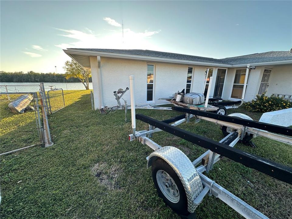 For Sale: $279,000 (2 beds, 2 baths, 1268 Square Feet)