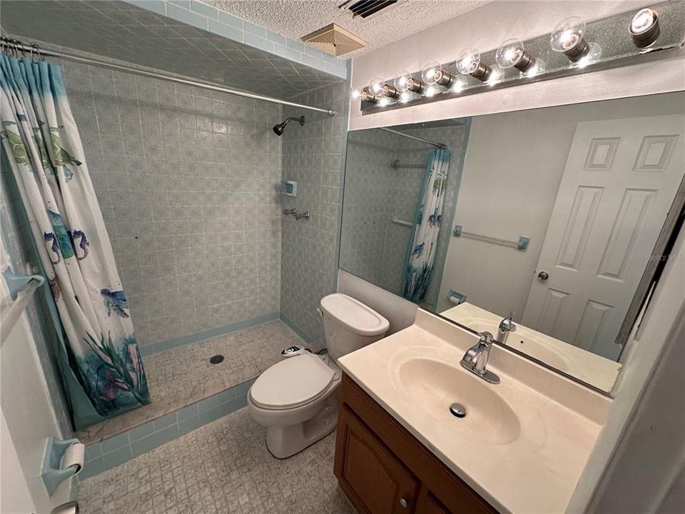 For Sale: $279,000 (2 beds, 2 baths, 1268 Square Feet)