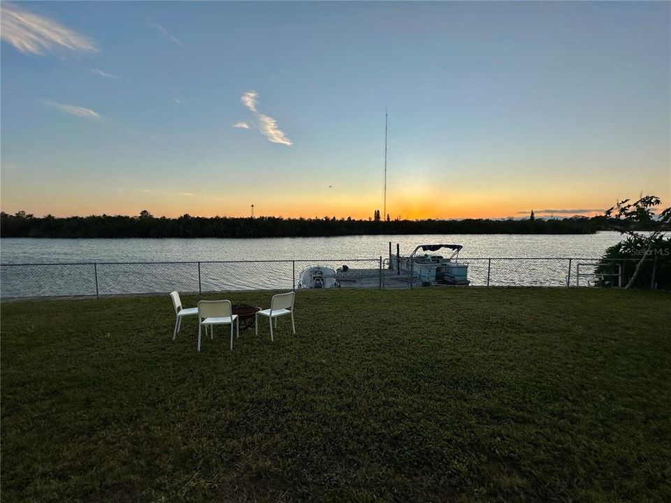 For Sale: $279,000 (2 beds, 2 baths, 1268 Square Feet)