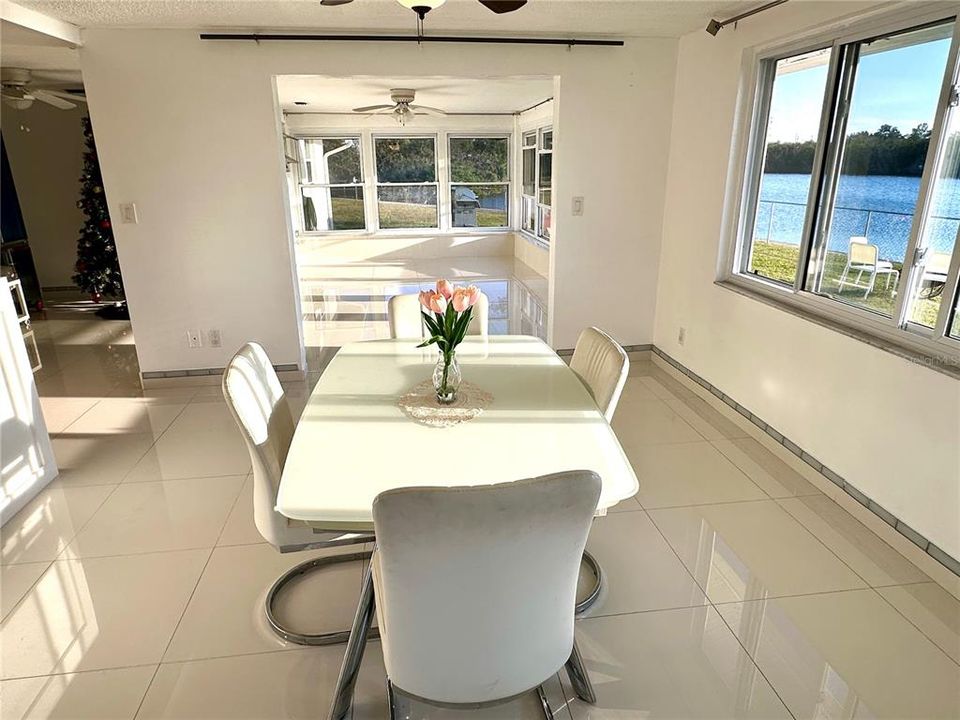 For Sale: $279,000 (2 beds, 2 baths, 1268 Square Feet)