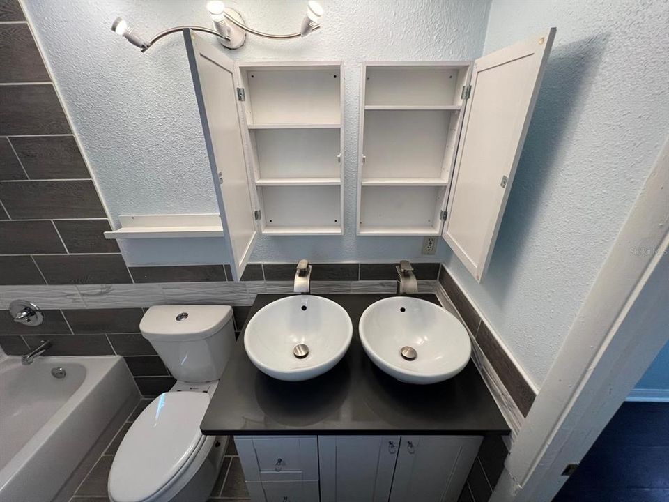 For Rent: $2,150 (3 beds, 2 baths, 1138 Square Feet)