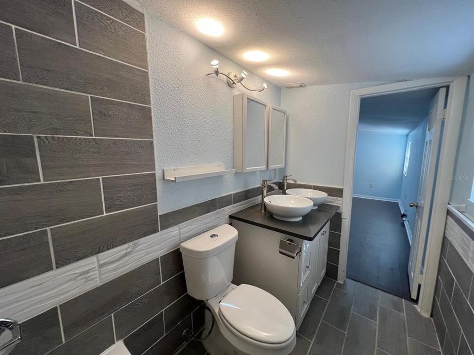 For Rent: $2,150 (3 beds, 2 baths, 1138 Square Feet)