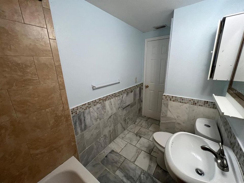 For Rent: $2,150 (3 beds, 2 baths, 1138 Square Feet)