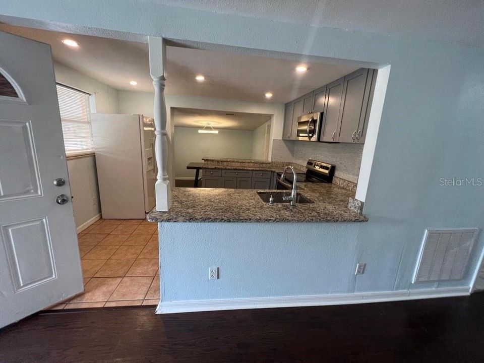 For Rent: $2,150 (3 beds, 2 baths, 1138 Square Feet)