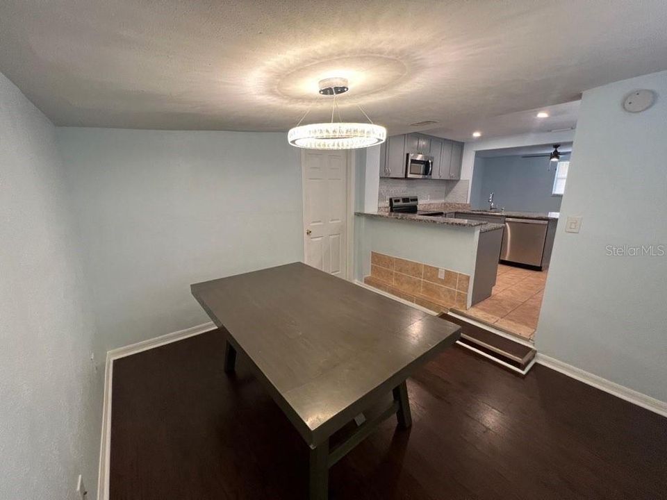 For Rent: $2,150 (3 beds, 2 baths, 1138 Square Feet)